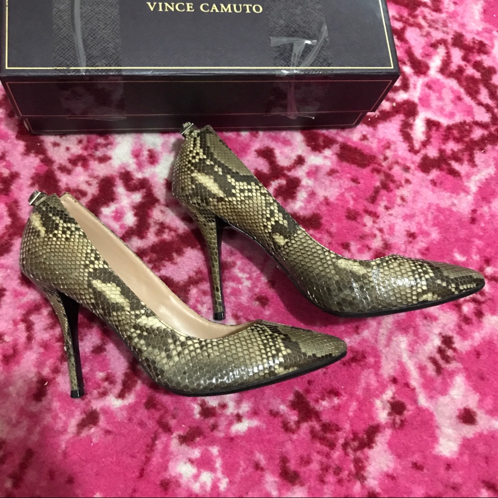 Vince Camuto Signature Genuine Snake Shoes Sz9